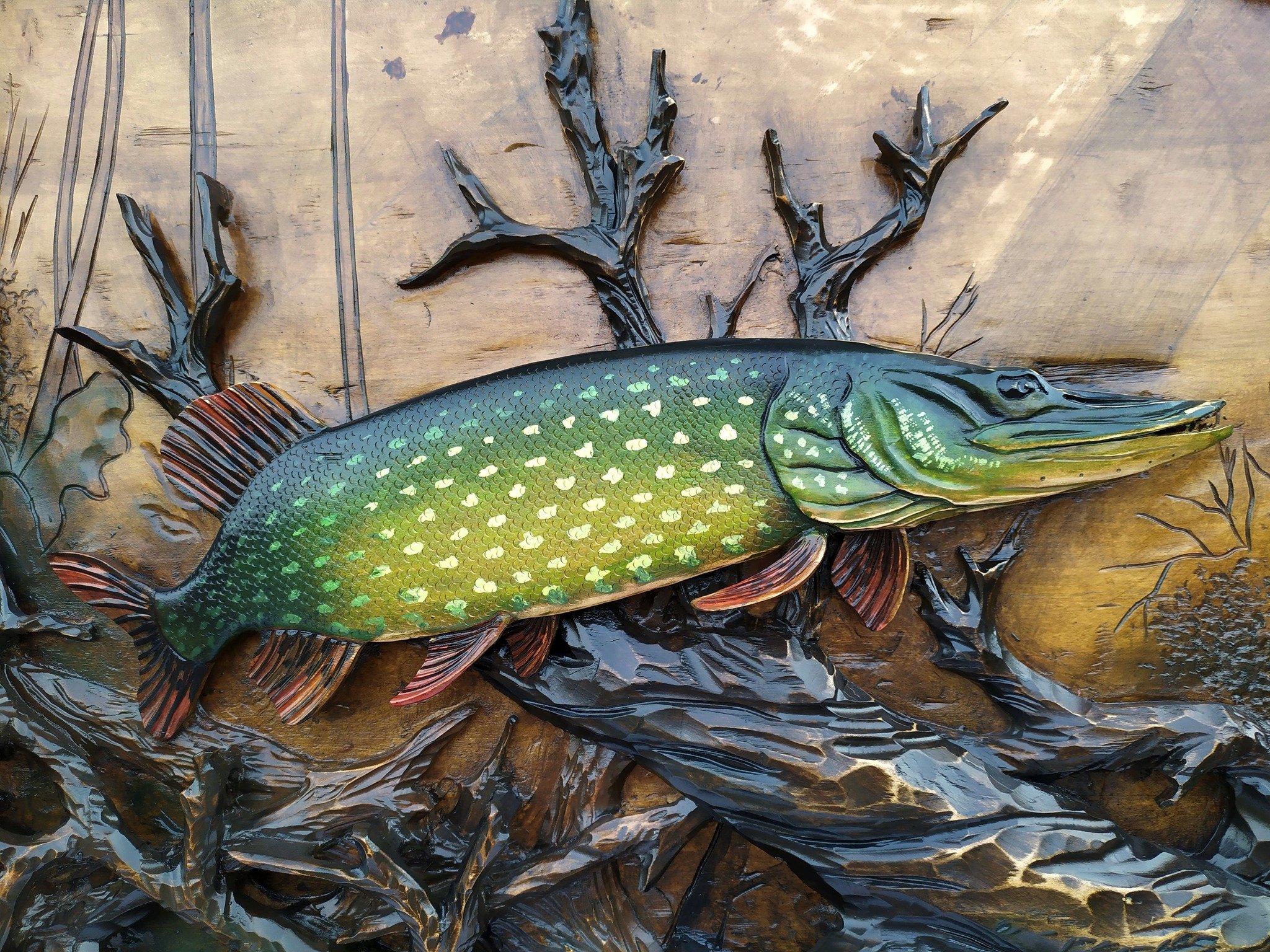 northern-pike-carving.jpg